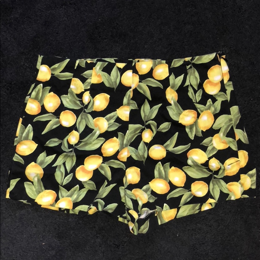Lemon pattern high waisted shorts
